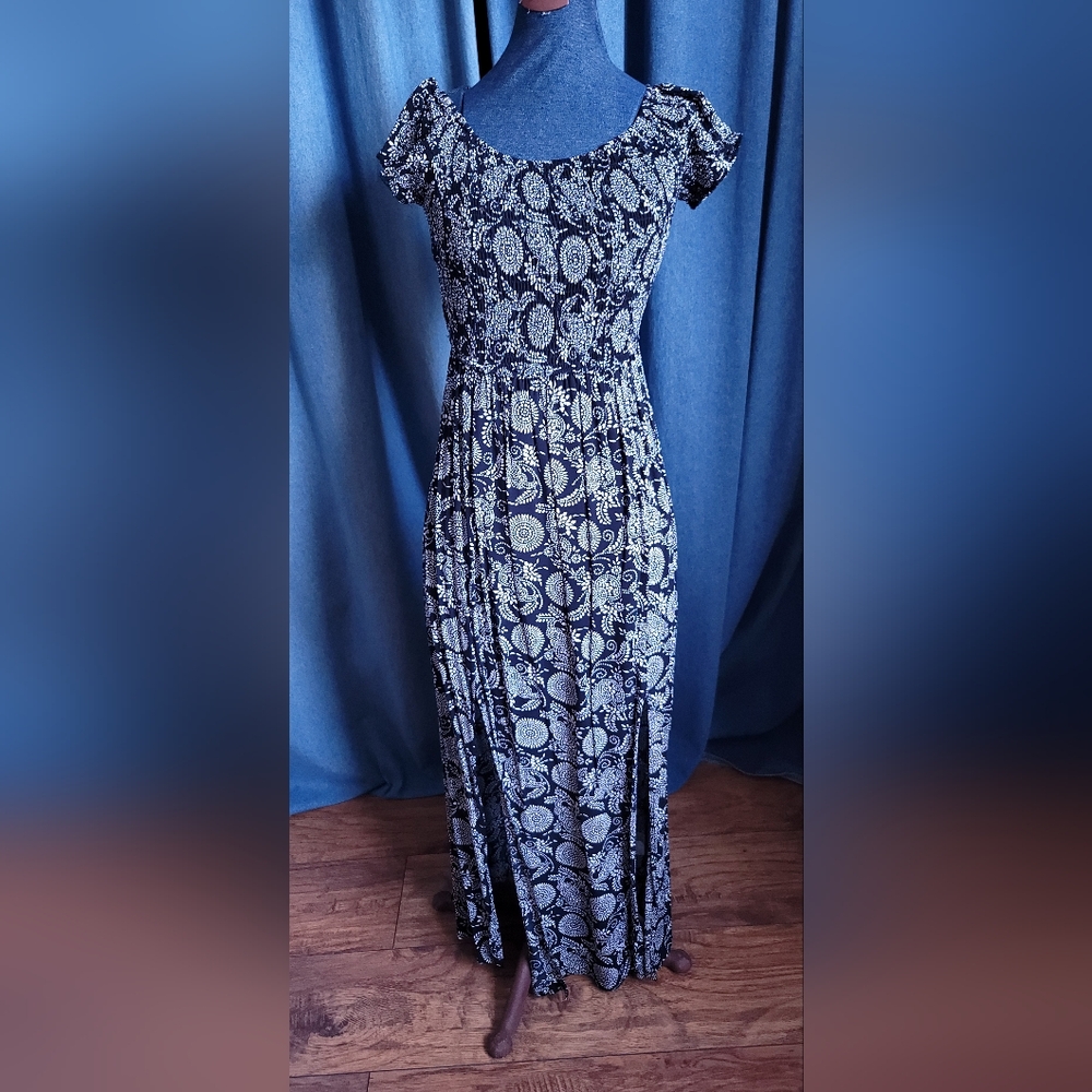 Chic Black and White Maxi Dress
